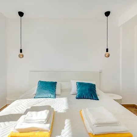 Ocean Drive - Oura - Jacuzzi - By Bedzy Apartment