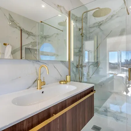 Ocean Drive - Oura - Jacuzzi - By Bedzy Lägenhet