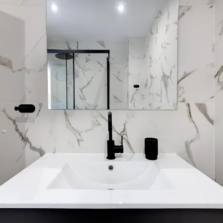 Ocean Drive - Oura - Jacuzzi - By Bedzy Apartment *