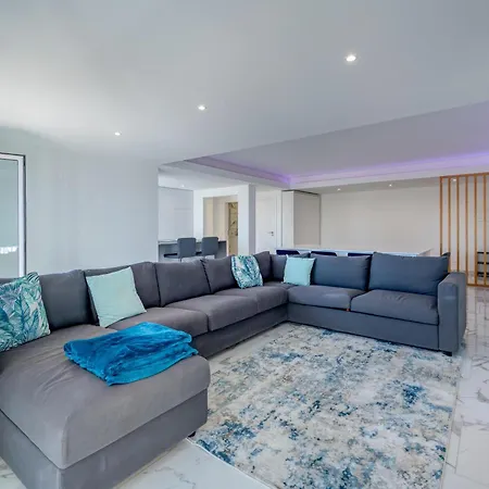 Lägenhet Ocean Drive - Oura - Jacuzzi - By Bedzy *