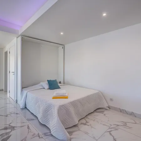 Ocean Drive - Oura - Jacuzzi - By Bedzy *