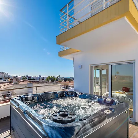 Ocean Drive - Oura - Jacuzzi - By Bedzy *